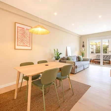 Lejlighed Guestready-charming Coastal Getaway Almada