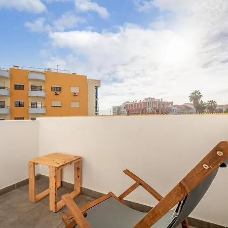 Guestready-charming Coastal Getaway Lejlighed Almada